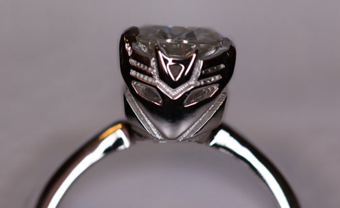 anillos-de-compromiso-con-cajitas-friki (2)