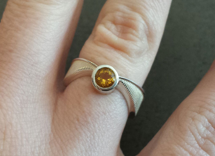 anillos-de-compromiso-con-cajitas-friki (4)