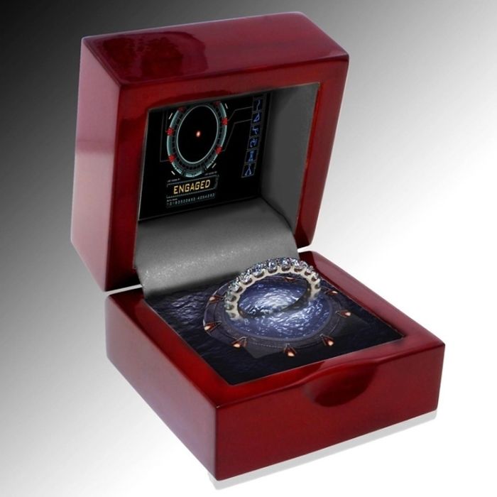 anillos-de-compromiso-con-cajitas-friki (5)