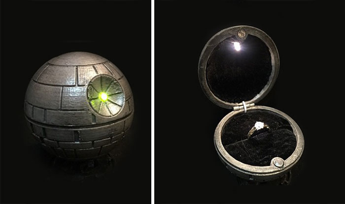 anillos-de-compromiso-con-cajitas-friki (9)