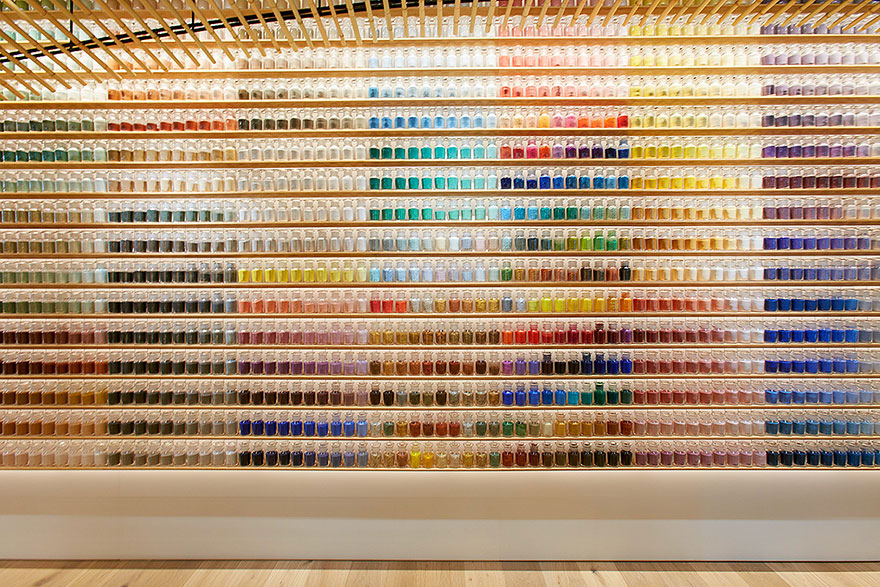 4200 pigmentos en esta tienda japonesa de artículos de pintura para apoyar las técnicas artísticas tradicionales