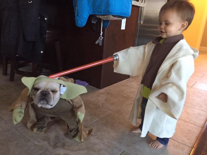 El bebé de Mark Zuckerberg disfrazado de Jedi inspira a los demás a compartir sus fotos de bebés de la Guerra de las Galaxias