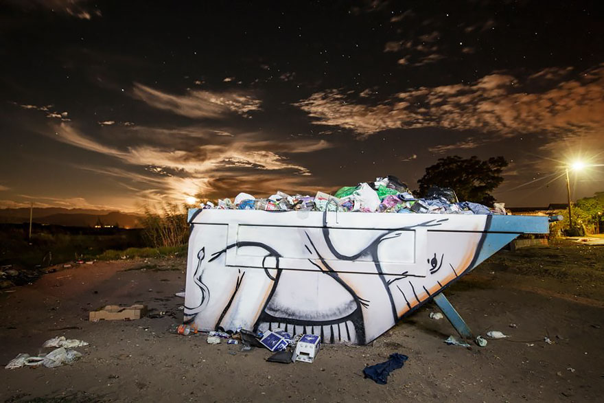 Estos graffitis de elefantes en pueblos sudafricanos dan esperanza a la gente