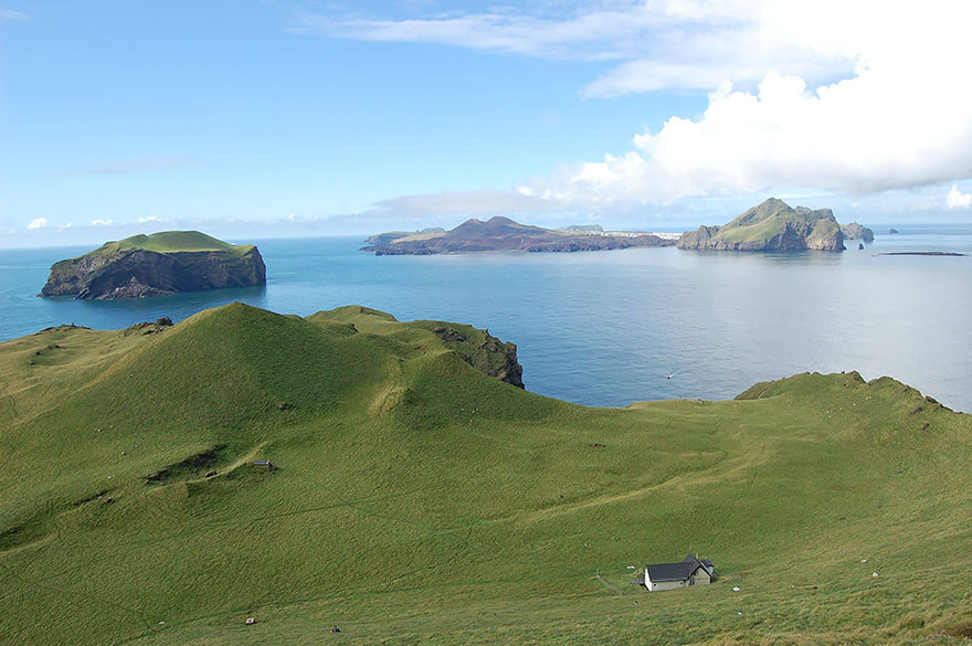casa-aislada-ellidaey-islandia-9