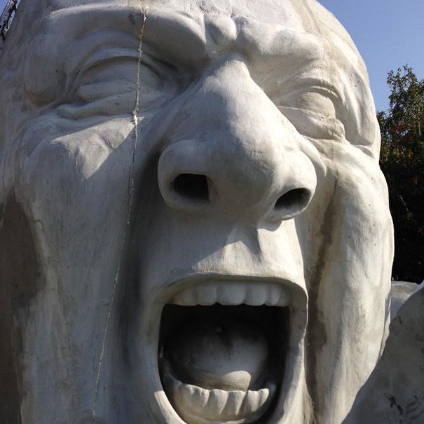 estatua-gigante-budapest-herve-4