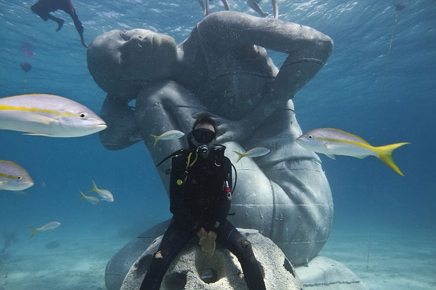 estatua-submarina-bahamas-atlas-oceano-4