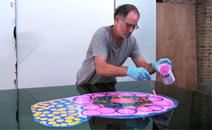 Arte Psicodélico Creado Al Verter Pintura Y Resina Sobre Un Lienzo