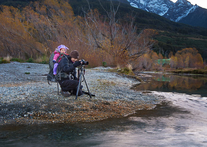 Padres Fotógrafos Se Llevan A Sus Hijos A Hacer Fotografía Paisajística