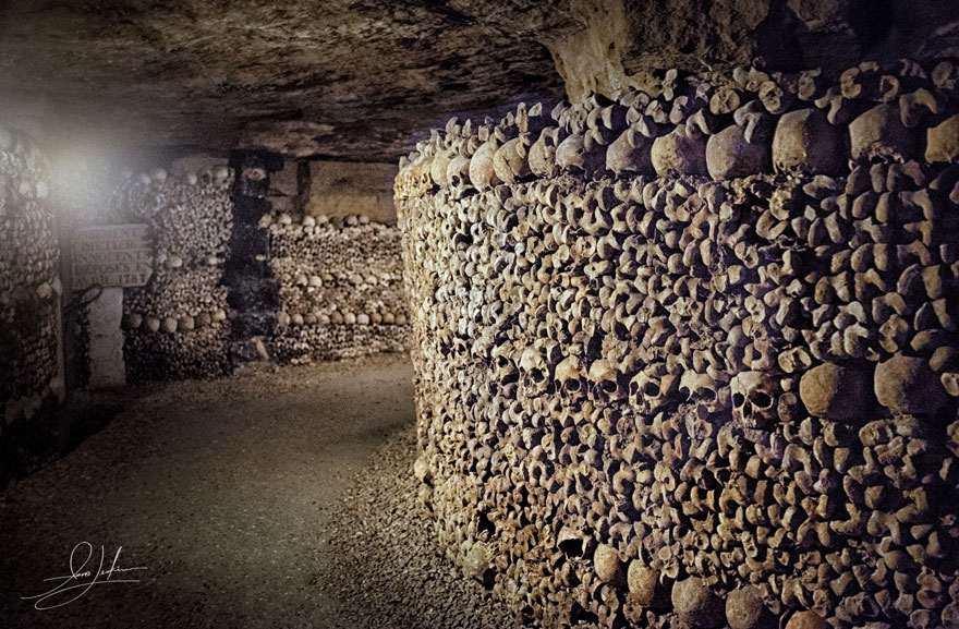 -paris-catacombs