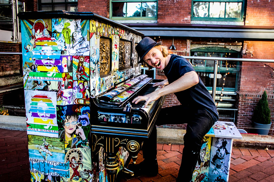 pianos-callejeros-tocame-soy-tuyo (14) pianos-callejeros-tocame-soy-tuyo (14)