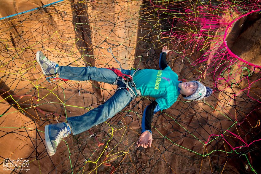 red-sobre-precipicios-moab-monkeys (2)