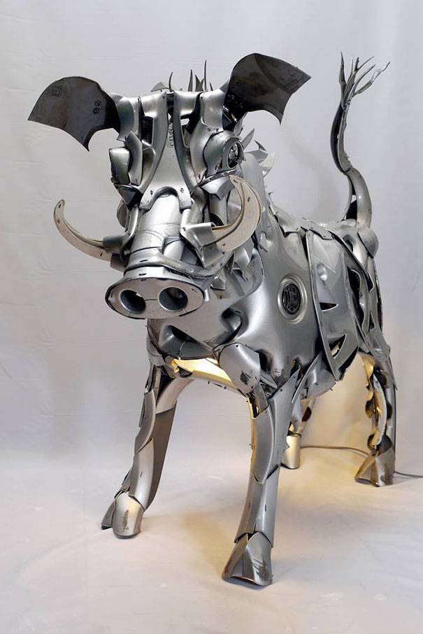 tapacubos-reciclados-esculturas-animales-ptolemy-elrington (11)