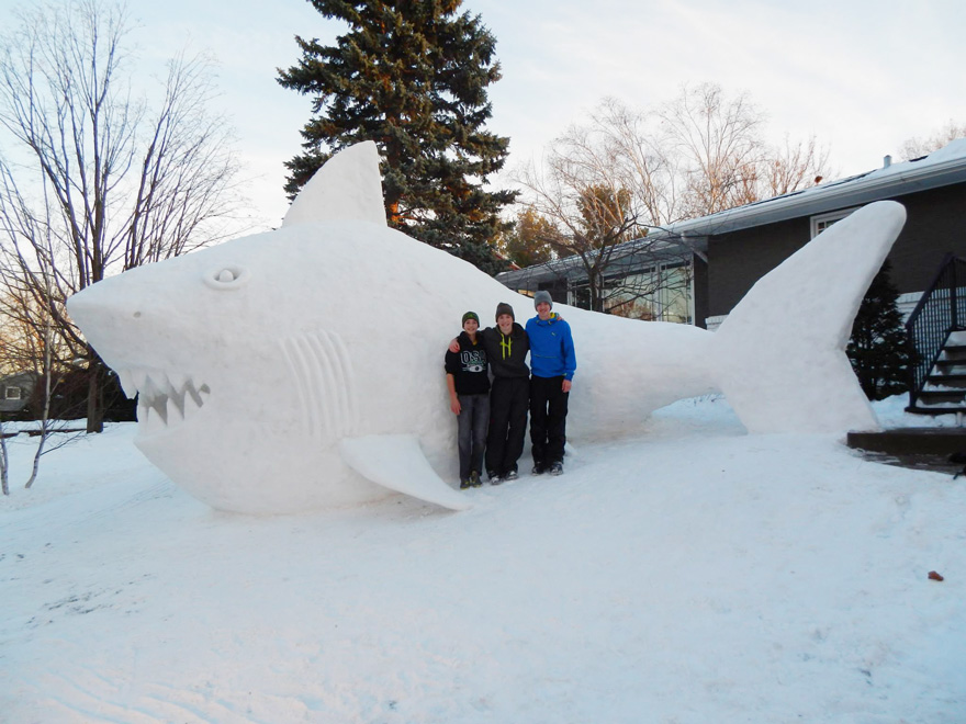 esculturas-gigantes-nieve-hermanos-bartz (6)