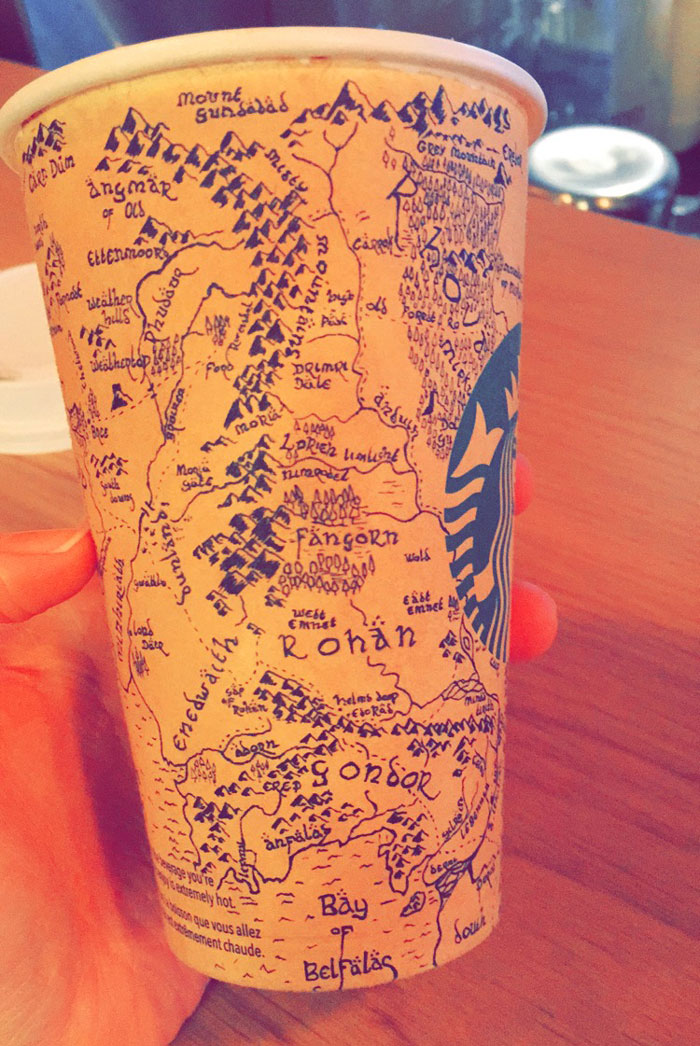 mapa-tierra-media-vaso-starbucks-liam-kenny (1)