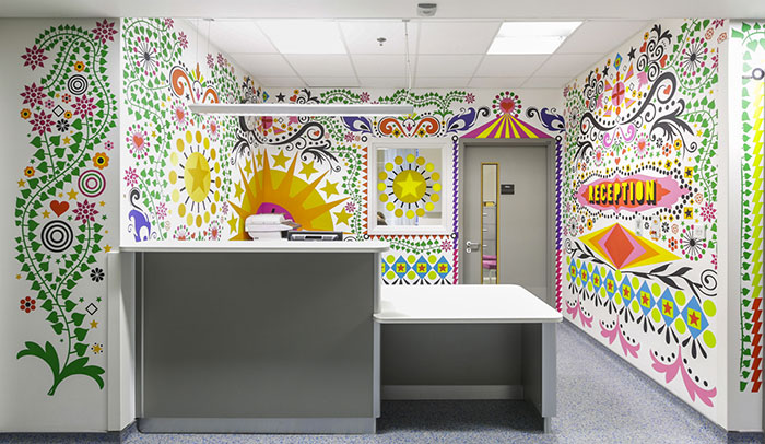 15 Artistas colaboran para hacer un hospital infantil de Londres más acogedor para los niños