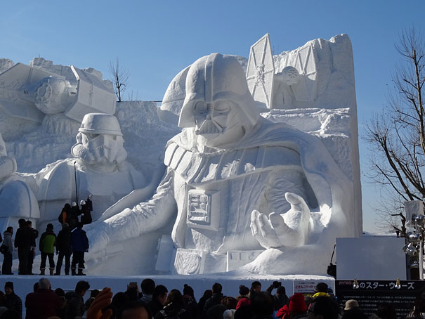 escultura-nieve-gigante-guerra-galaxias-sapporo (1)