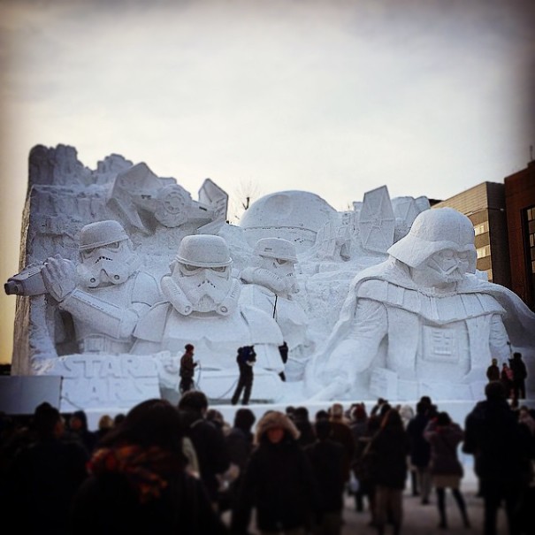escultura-nieve-gigante-guerra-galaxias-sapporo (10)