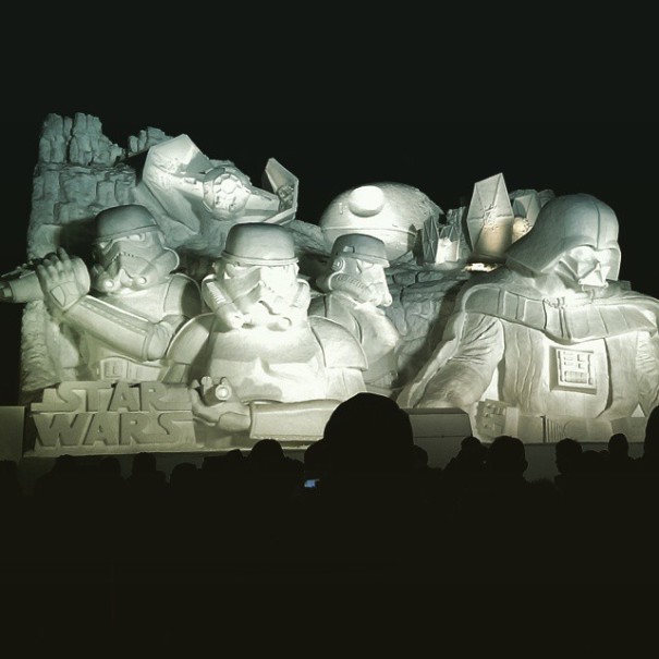 escultura-nieve-gigante-guerra-galaxias-sapporo (12)
