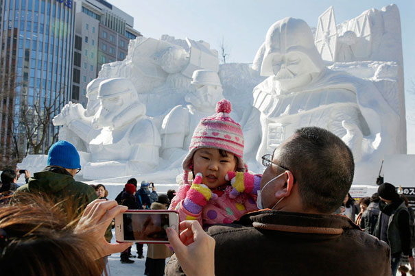 escultura-nieve-gigante-guerra-galaxias-sapporo (8)