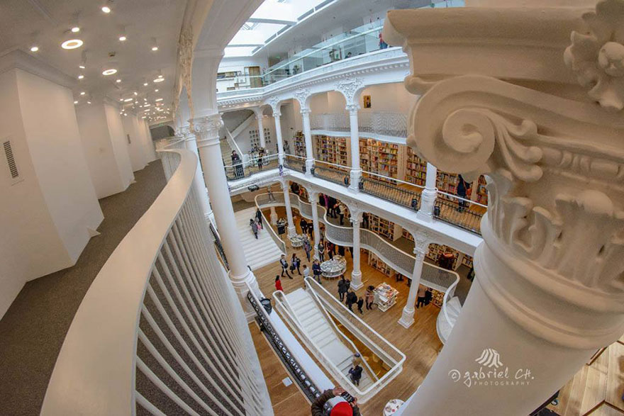 libreria-carrusel-luz-bucarest-rumania (5)