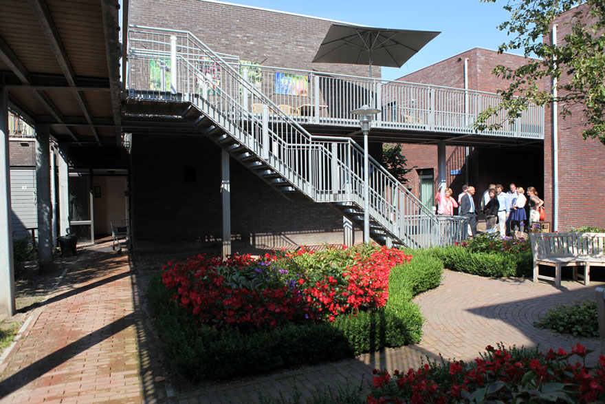 pueblo-ancianos-demencia-de-hogeweyk (2)