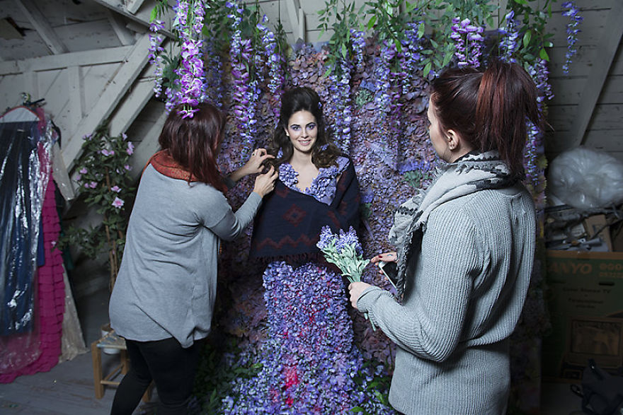 retratos-mujeres-flores-jardin-secreto-daniela-majic (4)