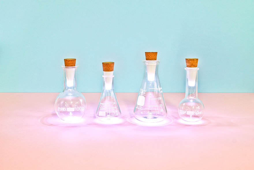 luz-led-recargable-botellas-suck-uk (1)