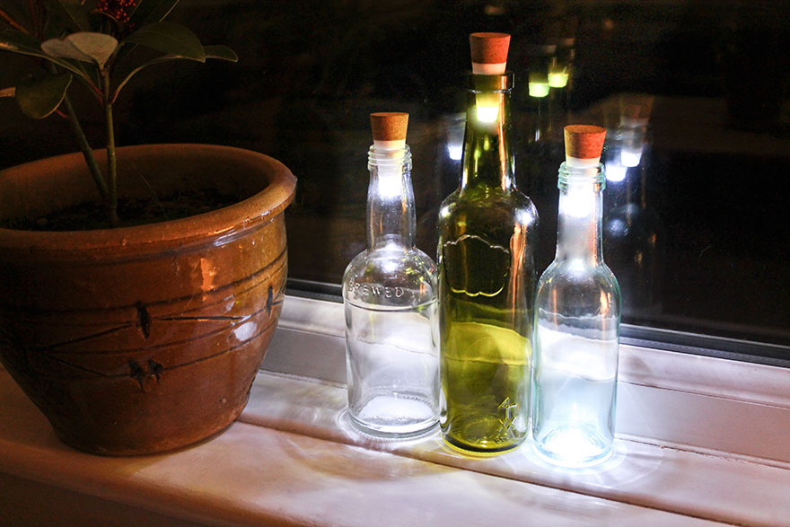 luz-led-recargable-botellas-suck-uk (5)