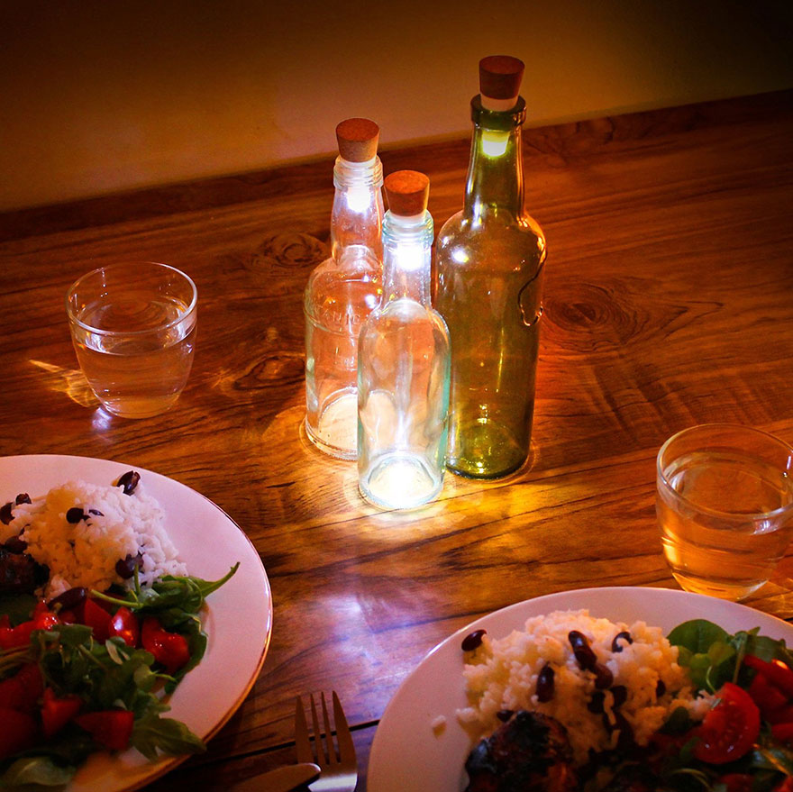luz-led-recargable-botellas-suck-uk (7)