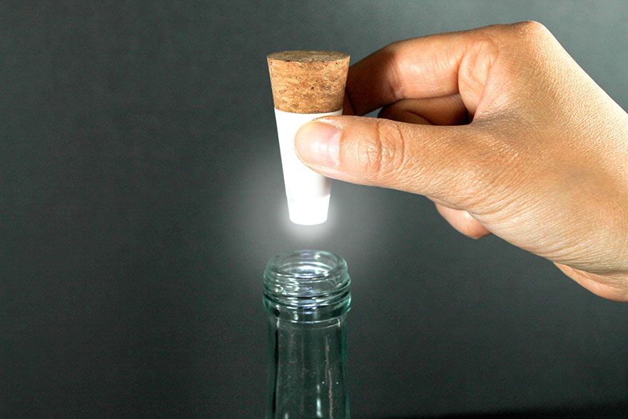 luz-led-recargable-botellas-suck-uk (8)