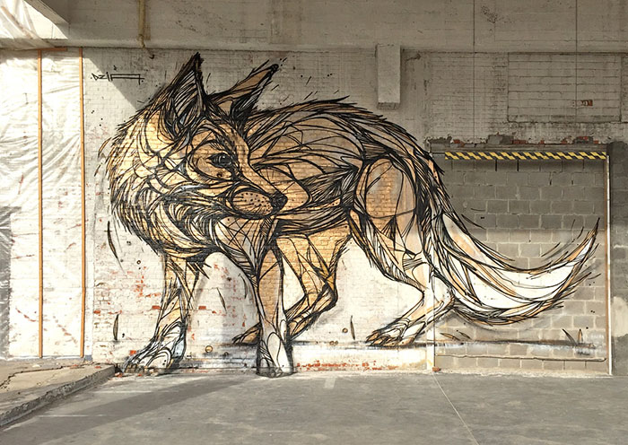 Las áreas urbanas abandonadas cobran vida gracias a los animales geométricos de Dzia
