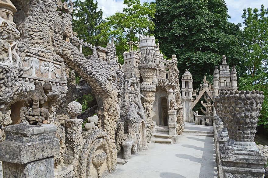 palacio-ideal-33-anos-cartero-ferdinand-cheval (2)