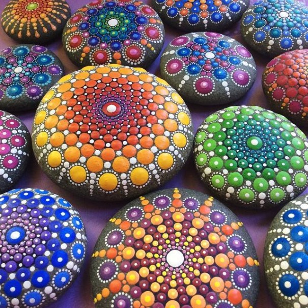 piedras-mandalas-pintados-elspeth-mclean (10)