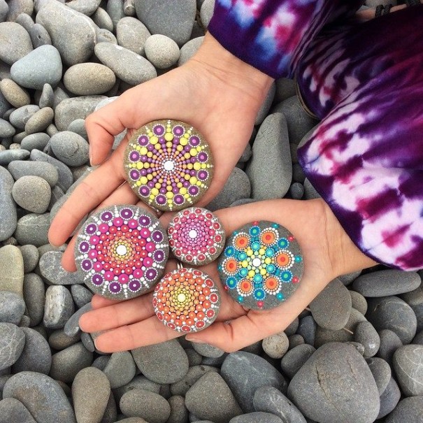 piedras-mandalas-pintados-elspeth-mclean (12)