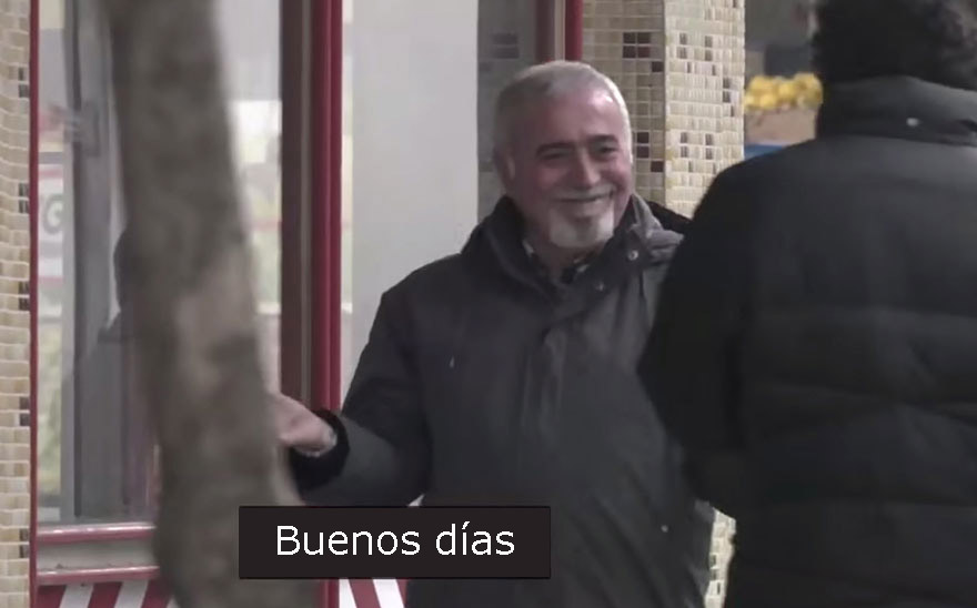 town-learns-sign-language-deaf-muharrem-samsung-video-call-center-10esp