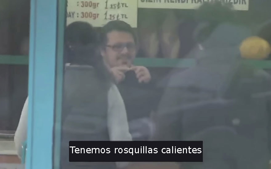 town-learns-sign-language-deaf-muharrem-samsung-video-call-center-11esp