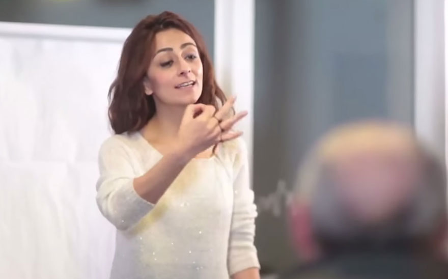 town-learns-sign-language-deaf-muharrem-samsung-video-call-center-7