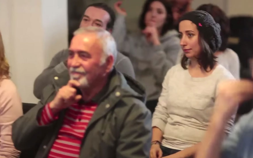 town-learns-sign-language-deaf-muharrem-samsung-video-call-center-8