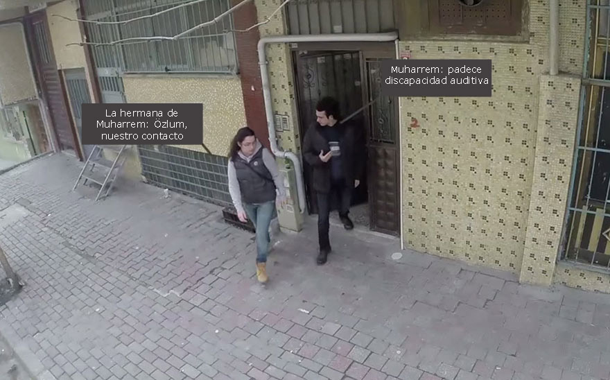 town-learns-sign-language-deaf-muharrem-samsung-video-call-center-9esp