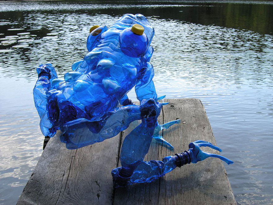 botellas-PET-recicladas-en-arte-veronika-richterova (3)