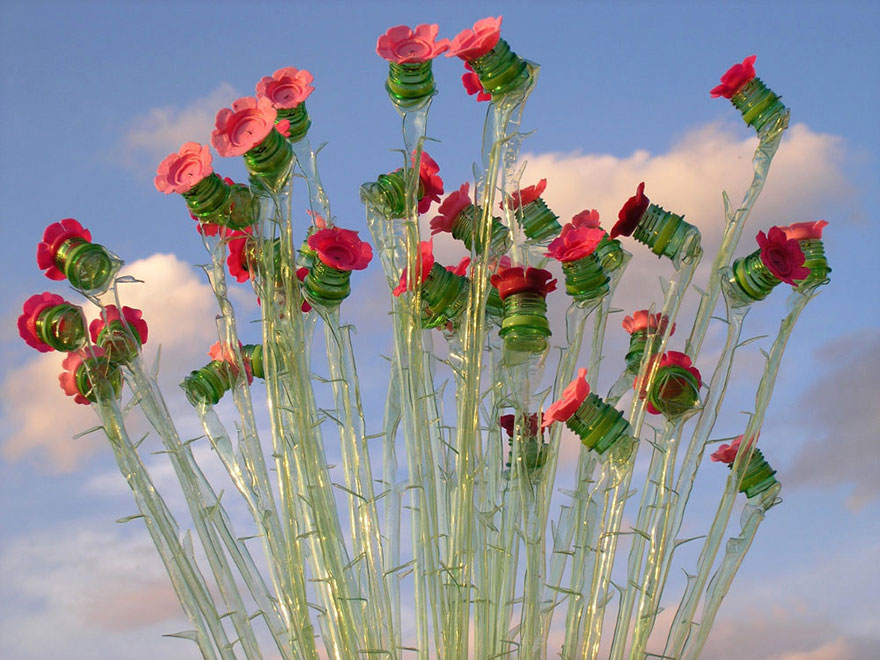 botellas-PET-recicladas-en-arte-veronika-richterova (8)