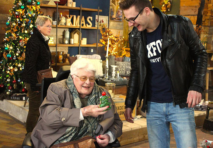 estudiantes-hogar-de-ancianos-deventer-humanitas (1)