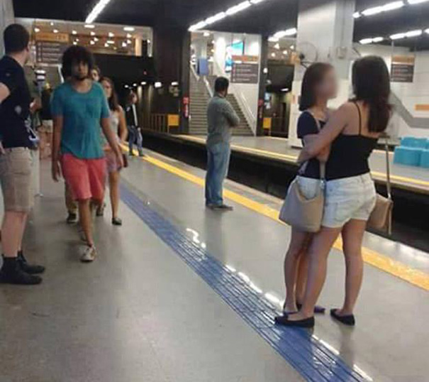 foto-famosa-linea-amarilla-metro-brasil (2)
