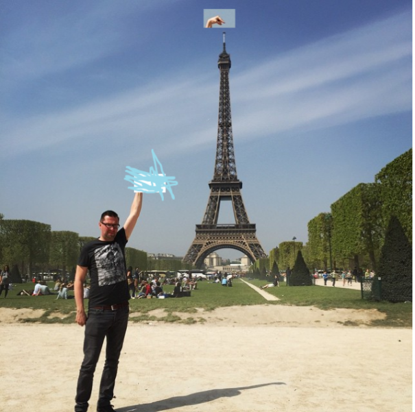 foto-turistica-torre-eiffel-photoshop-sid-frisjes (1)