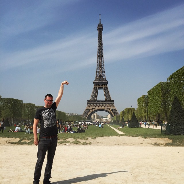 foto-turistica-torre-eiffel-photoshop-sid-frisjes (14)