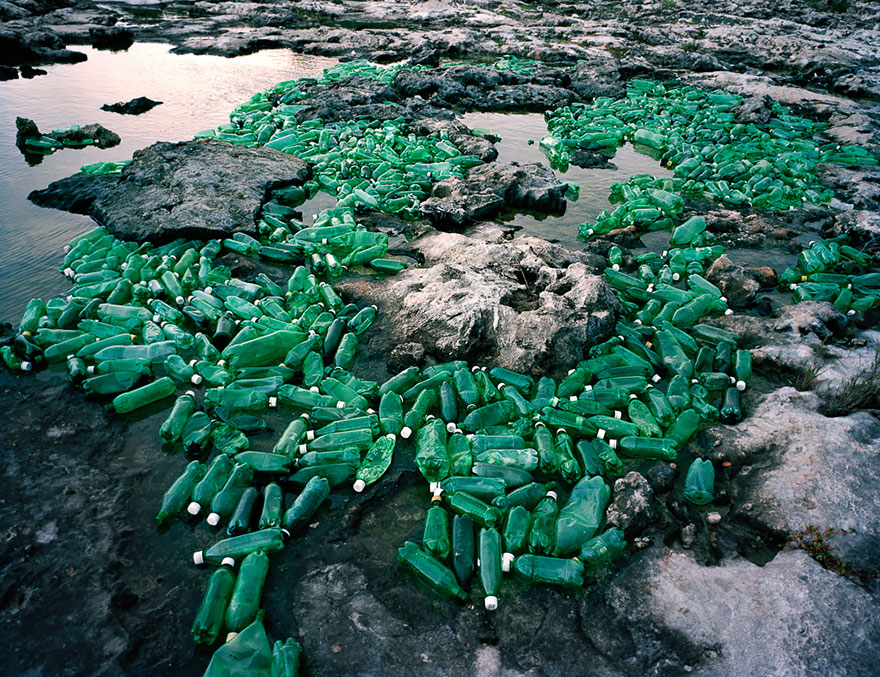 instalaciones-artisticas-basura-playa-sian-kaan-alejandro-duran-mexico (2)