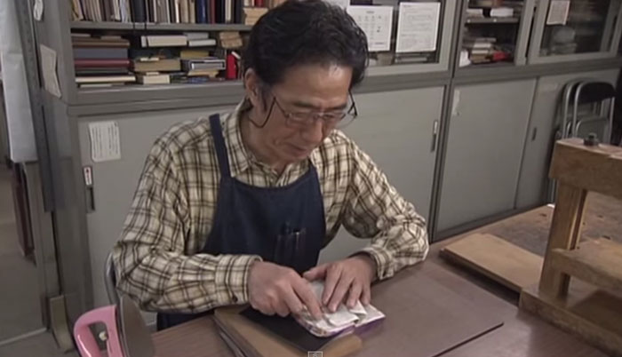 restauracion-libro-viejo-artesano-japones-nobuo-okano (7)