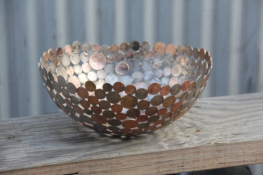 esculturas-metal-reciclado-llaves-monedas-michael-moerkey (4)