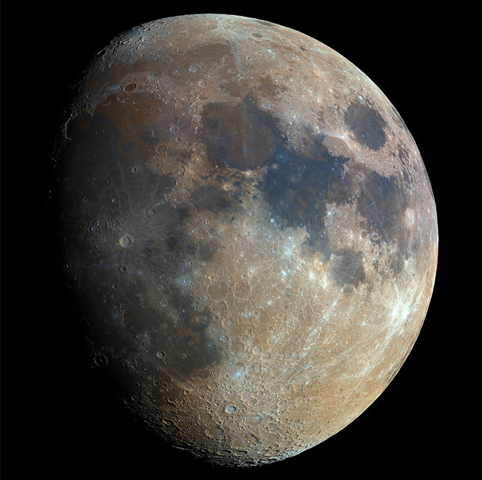 Un astrofotógrafo autodidacta consigue una foto de alta resolución de la Luna combinando 32.000 imágenes
