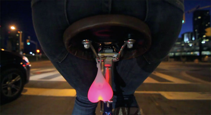 luz-trasera-bici-testiculos-bike-balls (2)